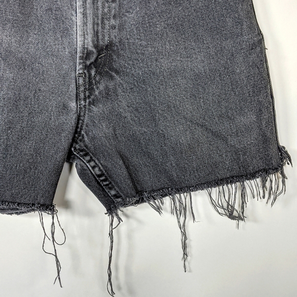 Levi’s 505 shorts Regular fit black denim cut-off jeans distressed hem - Picture 4 of 7